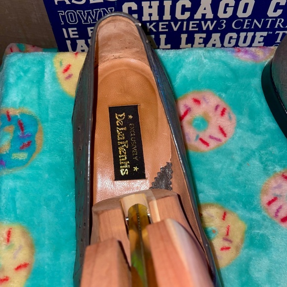 Exclusively for De La Rentis Ostrich Shoes HAT NOT INCLUDED - Picture 8 of 9